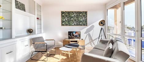 Televisión, libros y estéreo