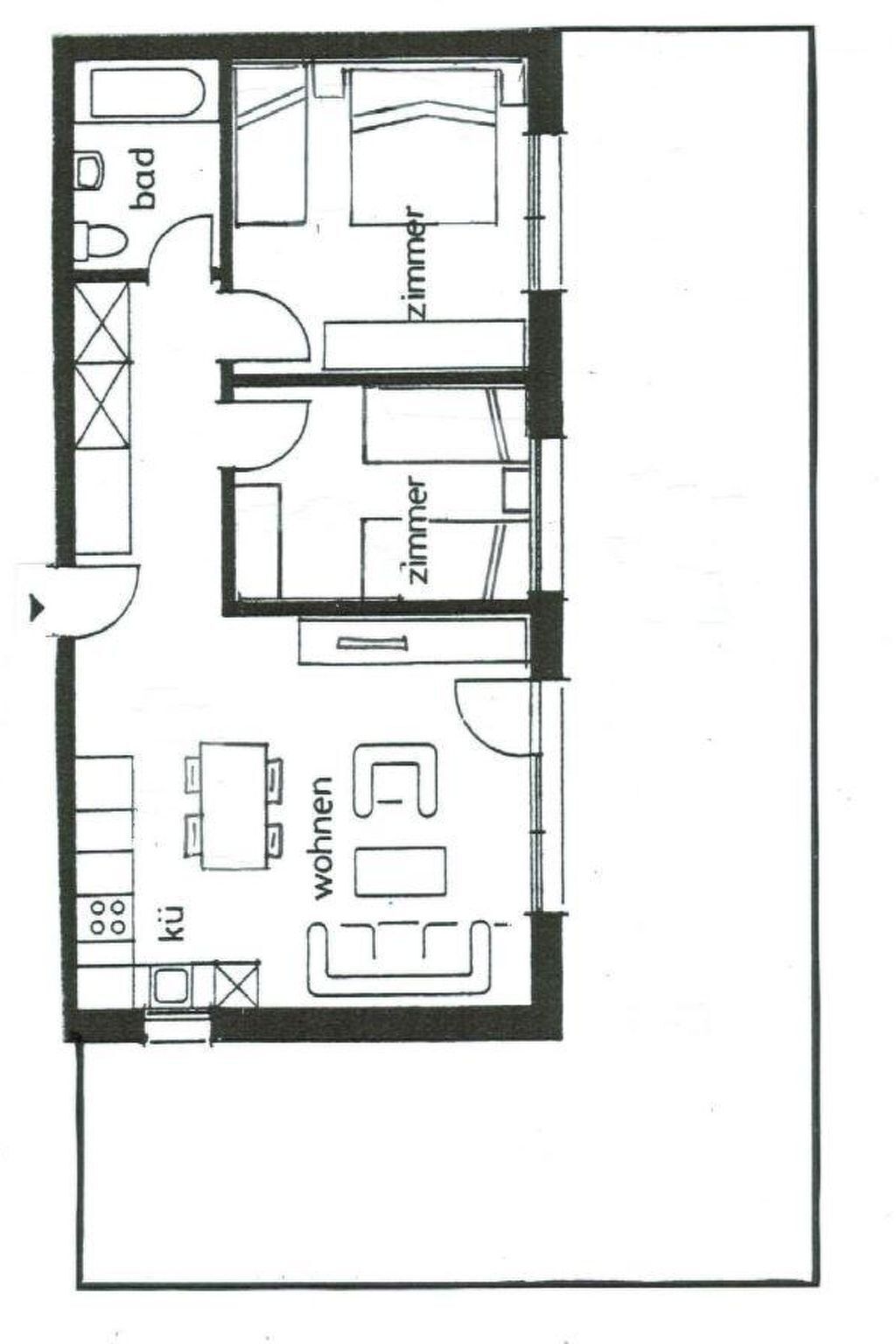 Ein Grundriss mit einer Küche, einem Essbereich, zwei Schlafzimmern und einem Badezimmer.