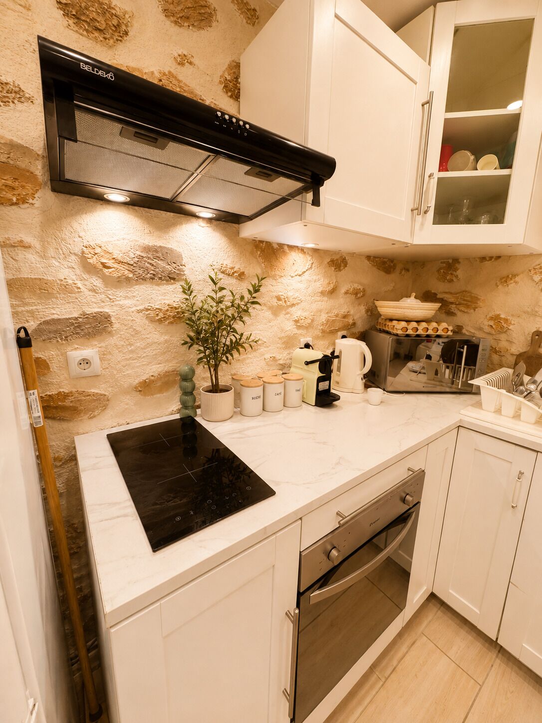 Coffee/tea maker, fridge, microwave, oven