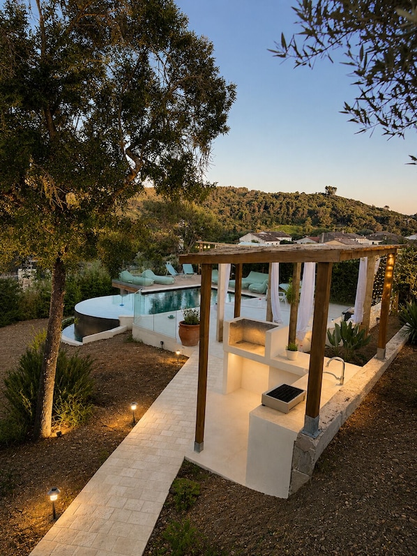 Property grounds - Villa Raya – Infinity Pool & Panoramic Views (Cabrières)