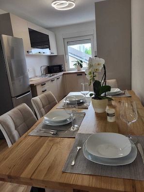 Dining - Quiet and newly renovated vacation rental in Schmiden. (Fellbach)