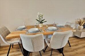 Dining - Vrbo Property (Fellbach)