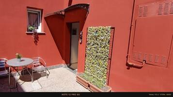 Deluxe Studio | Outdoor dining
