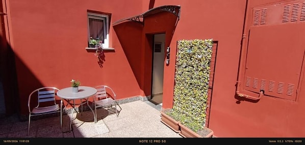 Deluxe Studio | Outdoor dining - residence il gelsomino (Cantù)