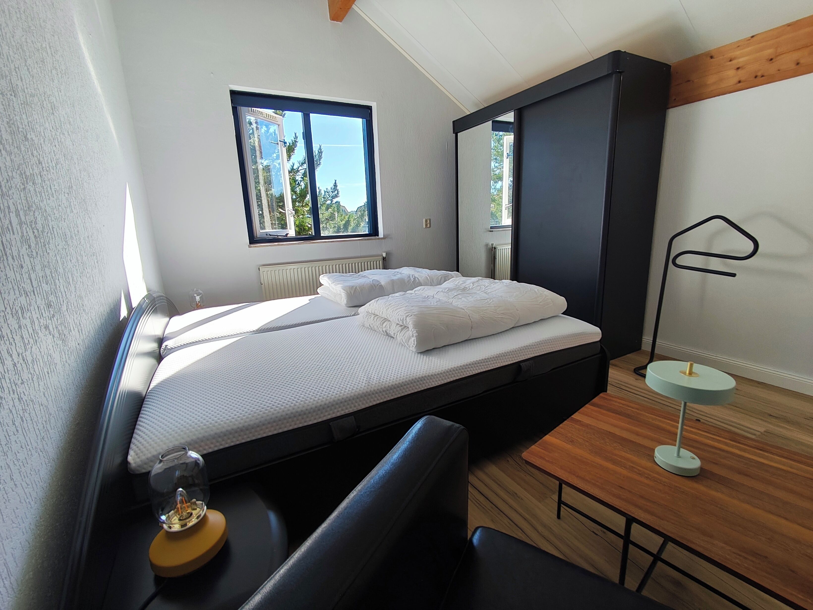 3 bedrooms, iron/ironing board, internet