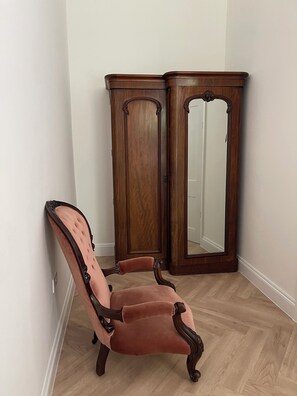 Interior - Billiard Suite at Elmwood House (Nottingham)