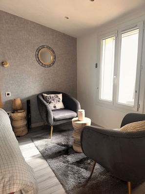 Living area - A comfortable home between Aix-en-Provence, Marseille, and the Côte Bleue (Saint-Victoret)