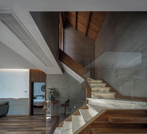 Loft presidencial, 2 habitaciones, baño privado, vista a la colina | Interior