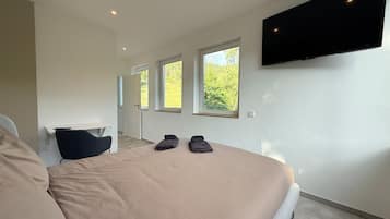 Deluxe Double Room, 1 Queen Bed, Mountain View