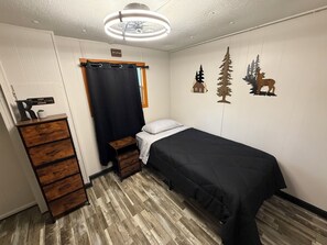 Room - The Rustic Stay ,in Hubert NC ,10 min from main gate camp Lejeune ,30min from EI (Hubert)