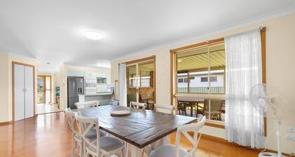 Yannarie: 3 BR, 1.5 BA House in South West Rocks, Sleeps 7