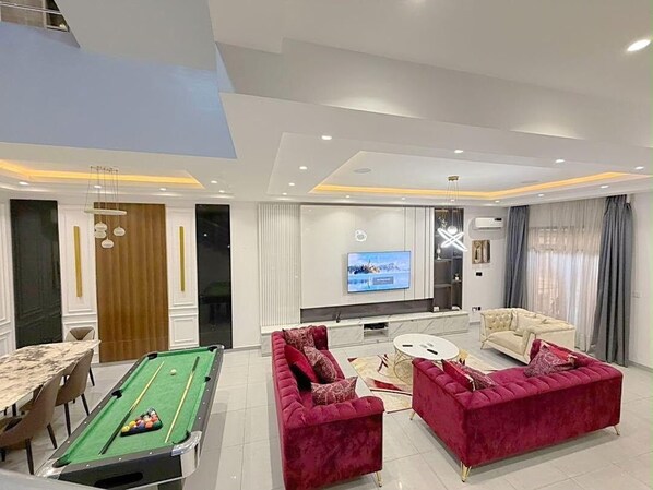 Spielezimmer