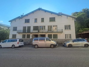 Exterior - The Ax Bubble (Ax-les-Thermes)