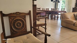Interior - Just 15 minutes from the port of VANNES! A 15-person vacation rental in a quiet, idyllic setting (Saint-Nolff)