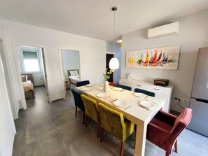 Casa Deluxe, lanai, vista oceano | Pasti