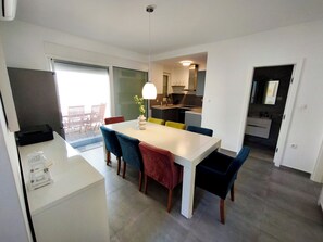 Deluxe-Haus, Veranda, Meerblick | Speisen