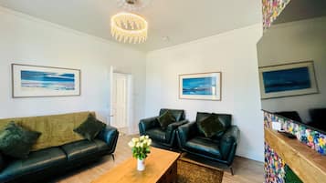 Smart TV, fireplace, offices