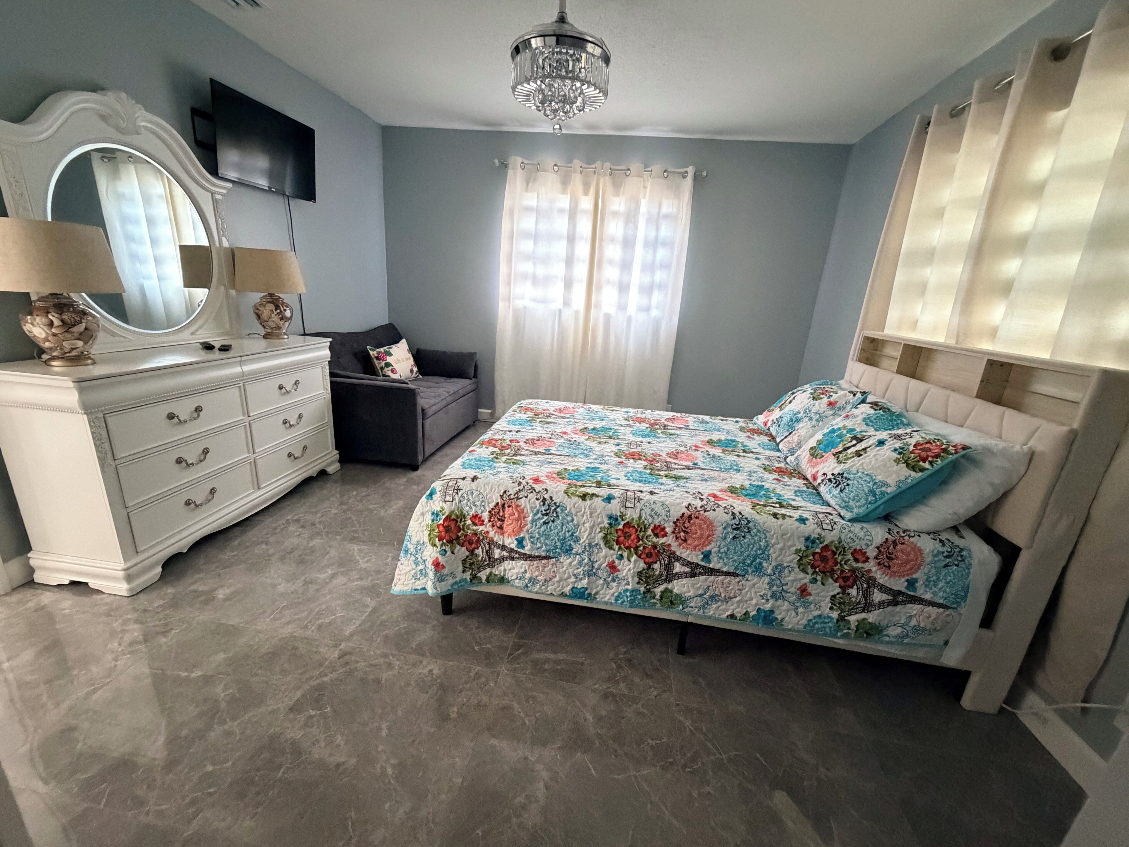 1 bedroom, iron/ironing board, internet, bed sheets