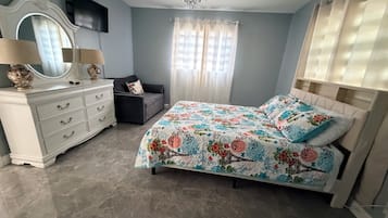 1 bedroom, iron/ironing board, internet, bed sheets