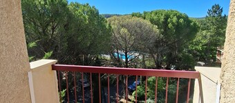 Air-conditioned, bright, and quiet studio apartment in Gréoux-les-Bains