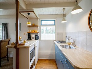 Apartment | Private kitchen - Holiday Home in Callantsoog Near Beach (Callantsoog)