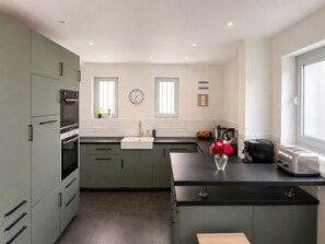 Private kitchen - KER MI NAT': A large family home in the heart of Vannes, (Vannes)