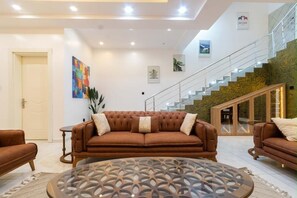 Interior - Beautiful Waterfront 4-bedroom Terrace Duplex in vibrant Lekki (Lekki)