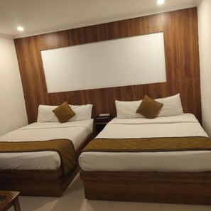 Iron/ironing board, free WiFi - Square Inn (KA)
