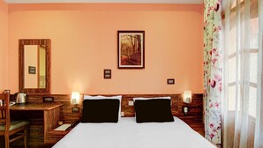 House - Classic Cherry City Cottage (Guwahati)