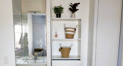 Échappée estivale à Angers : Grande maison avec jardin