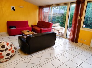 Living area - Summer Getaway in Angers: Large House with a Garden (Angers)