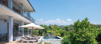 Beautiful apartment for 6 people with pool, A/C, WIFI, terrace and pets allowed