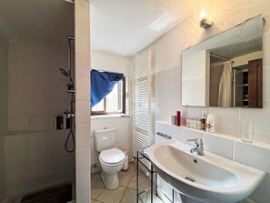 Bathroom - Wonderful private villa for 3 people with private pool, terrace and pets allowed (Prelà Castello)