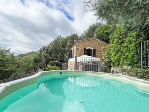 Pool - Wonderful private villa for 3 people with private pool, terrace and pets allowed (Prelà Castello)