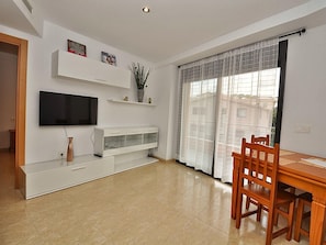 Interior - Family Apartment in Lloret de Mar, 300m Beach, Air Conditioning, Parking (Lloret de Mar)