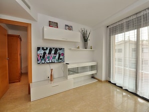 Interior - Family Apartment in Lloret de Mar, 300m Beach, Air Conditioning, Parking (Lloret de Mar)