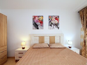 Free WiFi - Family Apartment in Lloret de Mar, 300m Beach, Air Conditioning, Parking (Lloret de Mar)