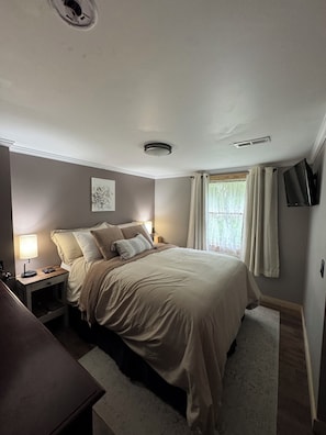 2 bedrooms, iron/ironing board, travel cot, free WiFi