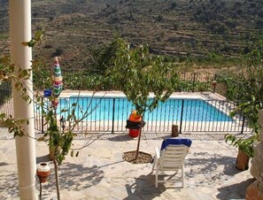 House | Pool | Outdoor pool - 4-guest Laroya Cottage With Pool (Laroya)