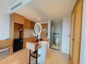 Standard Studio, Garden View | Interior - Mona Luxe Apartment Hoi An (Hoi An)