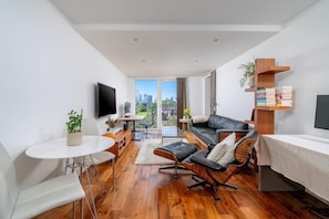 Living room - Canal View Hackney Apartment (London)