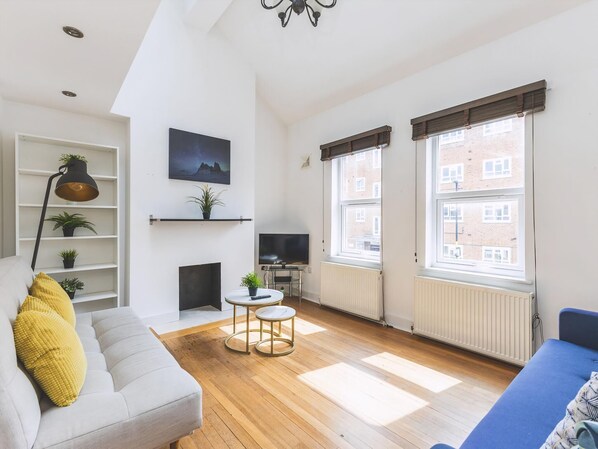 Exterior - Bright Loft Apartment in Nine Elms (London)