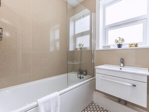 Bathroom - Bright Loft Apartment in Nine Elms (London)