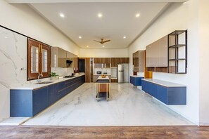 Private kitchen - Kvanya Mansion by Viraalay - Luxe 5BHK Villa in Udaipur (Udaipur)