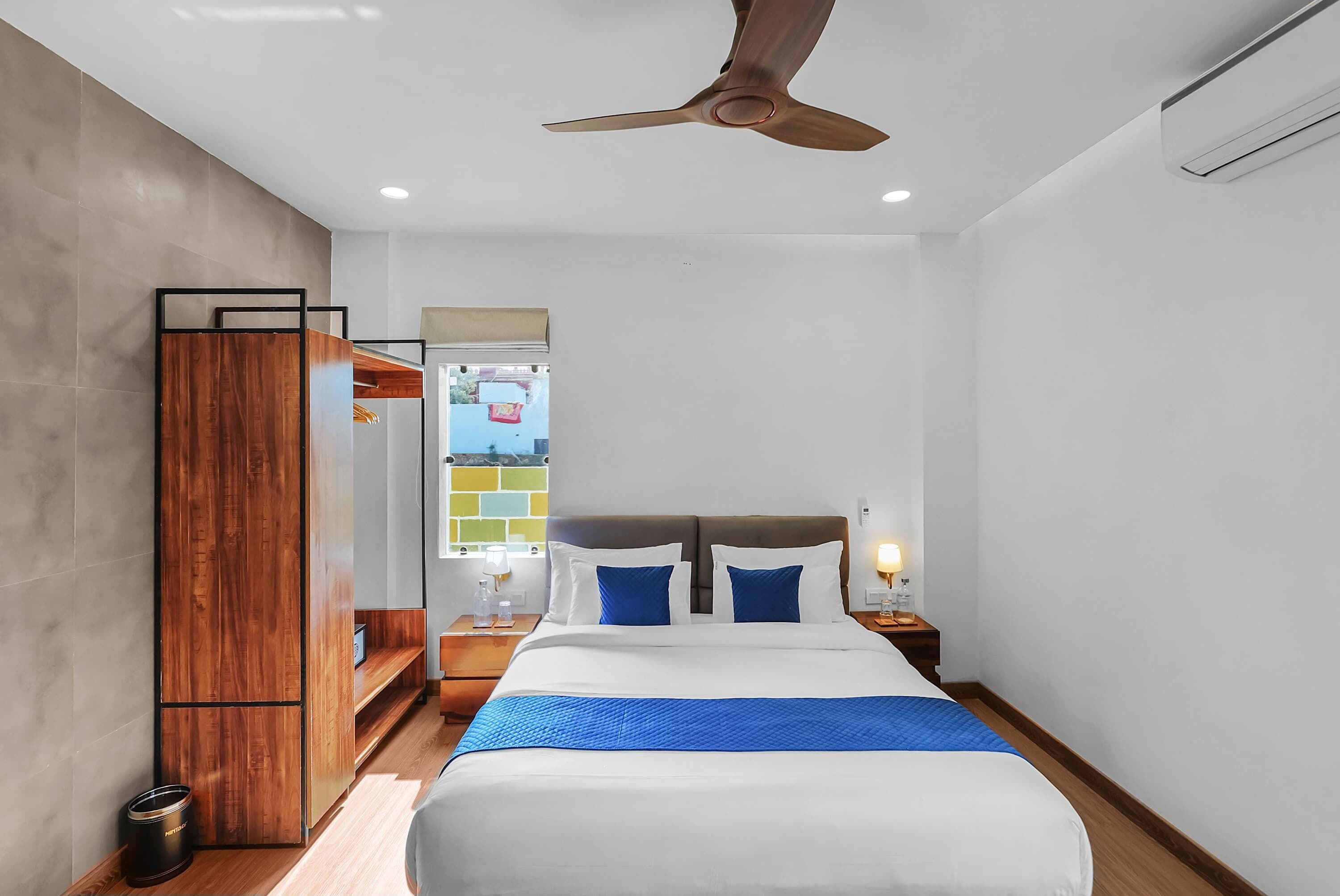 6 chambres, fer et planche à repasser, Wi-Fi, draps fournis