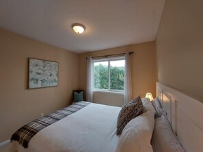 Room - Home on Cranberry Golf Course Collingwood (Collingwood)