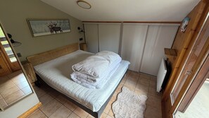 Room - Vrbo Property (Les Deux Alpes)