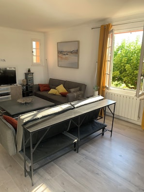 Living area - A house in the heart of the vineyards and at the foot of Mont Ventoux (Mormoiron)