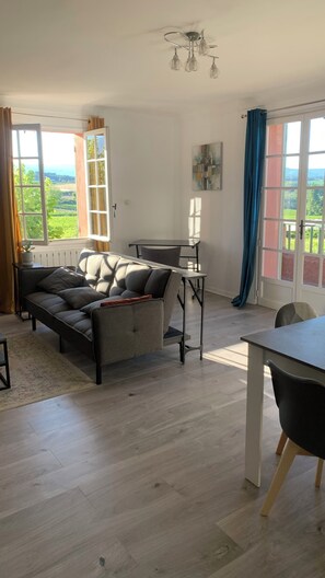 Living area - A house in the heart of the vineyards and at the foot of Mont Ventoux (Mormoiron)
