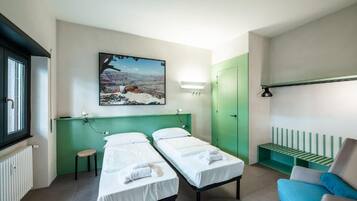 Habitación Deluxe con 1 cama matrimonial o 2 individuales, balcón, vista al patio | Spa